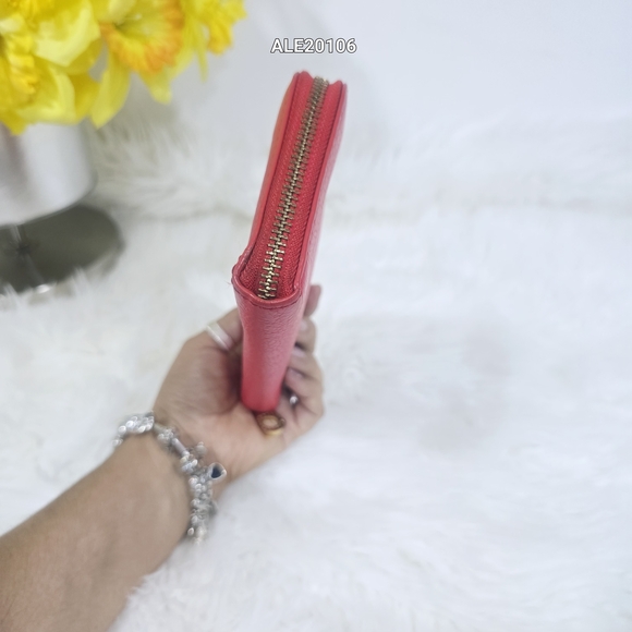 Marc By Marc Jacobs Red Leather Women's Wallet - Picture 14 of 15